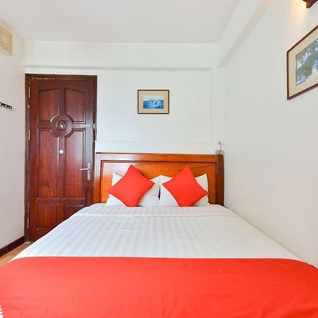 Oyo 216 Alisa Hotel Hanoi Bagian luar foto