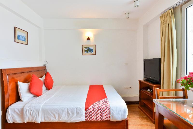 Oyo 216 Alisa Hotel Hanoi Bagian luar foto